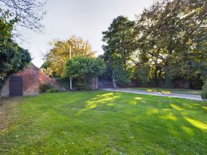 Front Garden- click for photo gallery